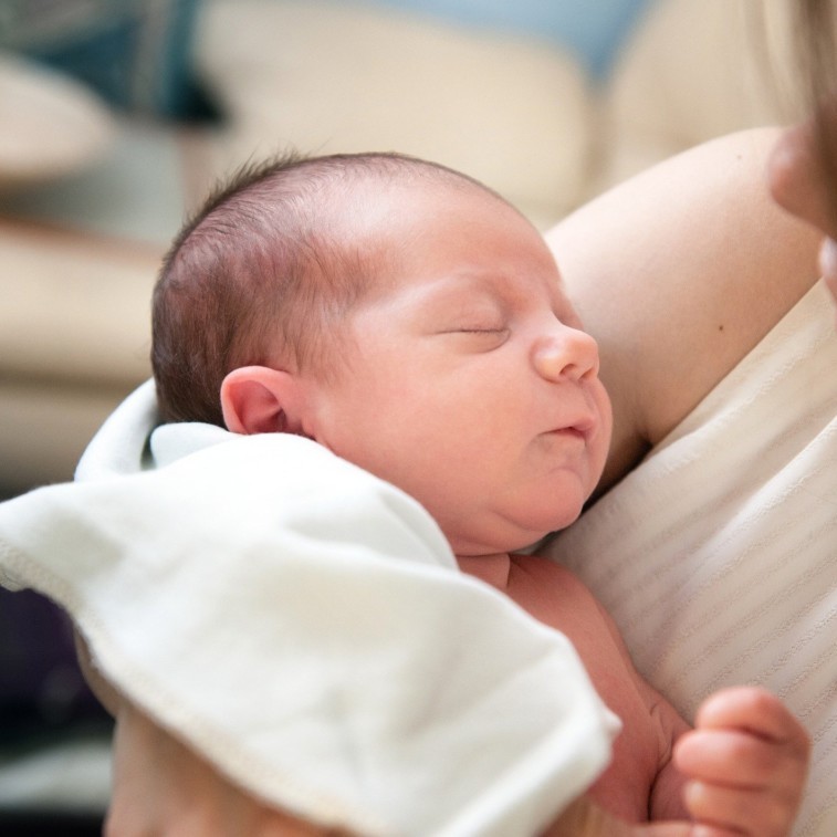 bébé apaisé-naissance- allaitement-maternité- Rhône médical